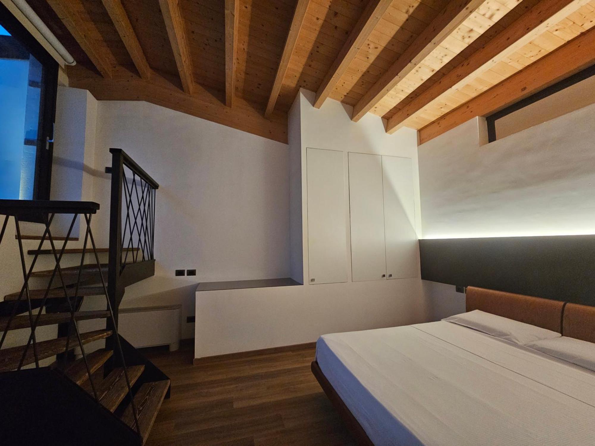 Mezzago Royal Suites Exterior foto