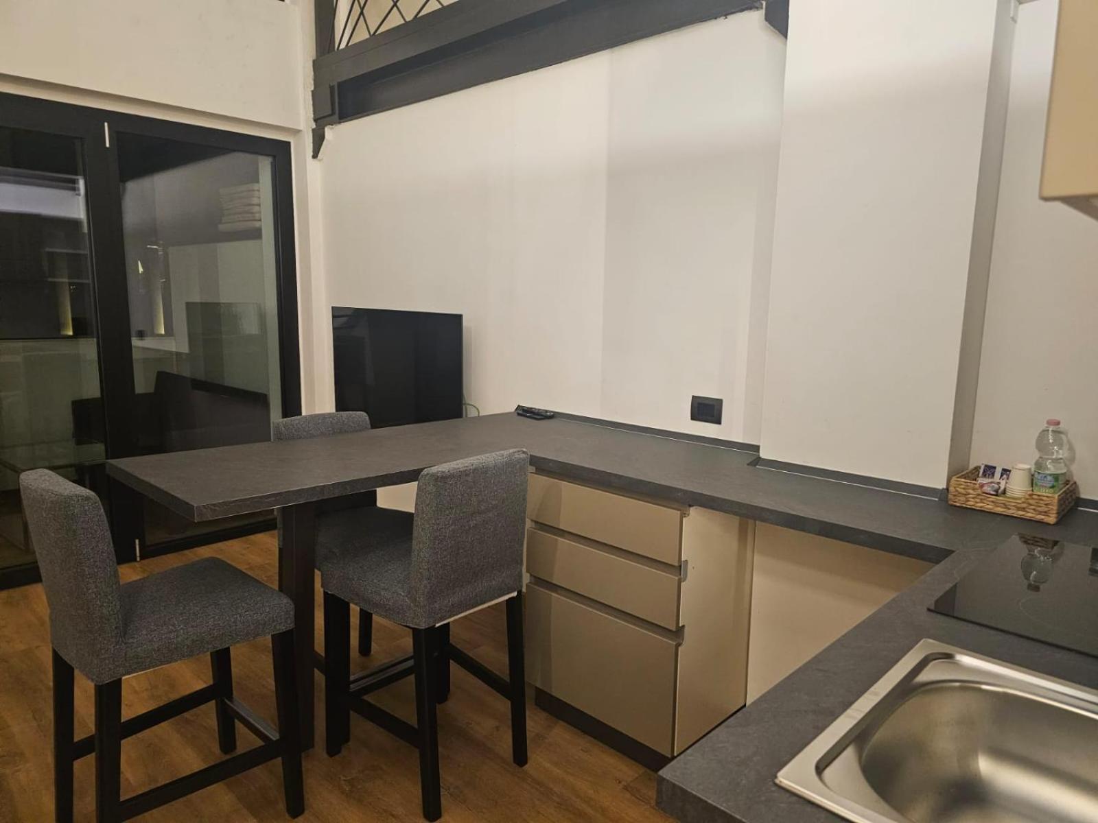 Mezzago Royal Suites Exterior foto